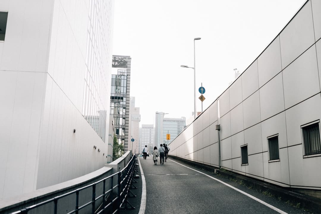 延安铁警多项行动保证暑期线路安全